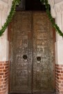 Słynne Drzwi Gnieźnieńskie udekorowane jako Brama Miłosierdzia