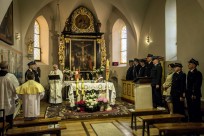 W Niedzielę Wielkanocną tradycyjnie o godz. 6.00 rozpoczęła się od procesji wielkanocnej uroczysta Eucharystria w asyście członków OSP z Dębin i Przeczna