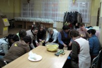 Od poprzedniego dnia pracowała ekipa wolontariuszy w kochni w Przecznie