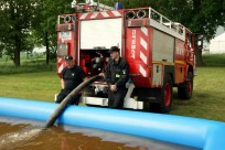Strażacy napełnili basen z 9.000 l wody
